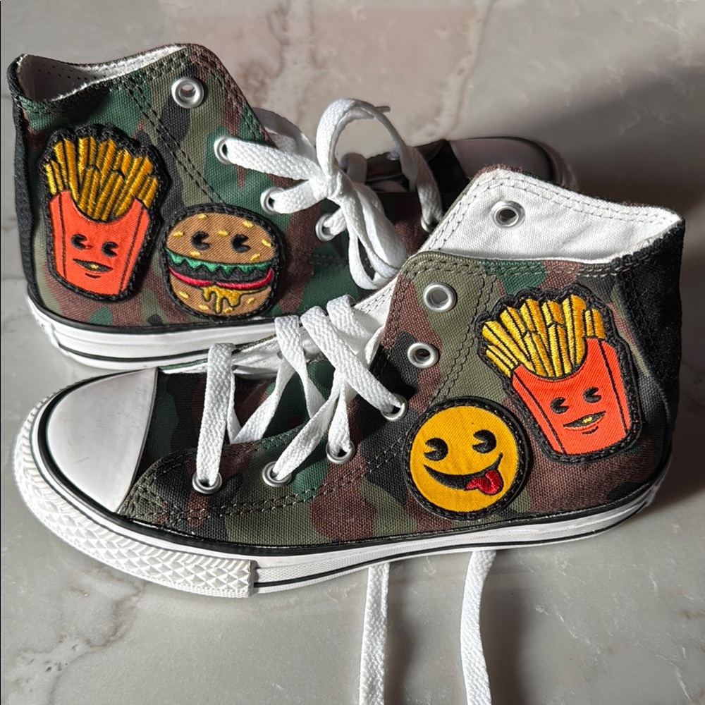 Camouflage converse High-Top Sneakers with Fun fast food Patches